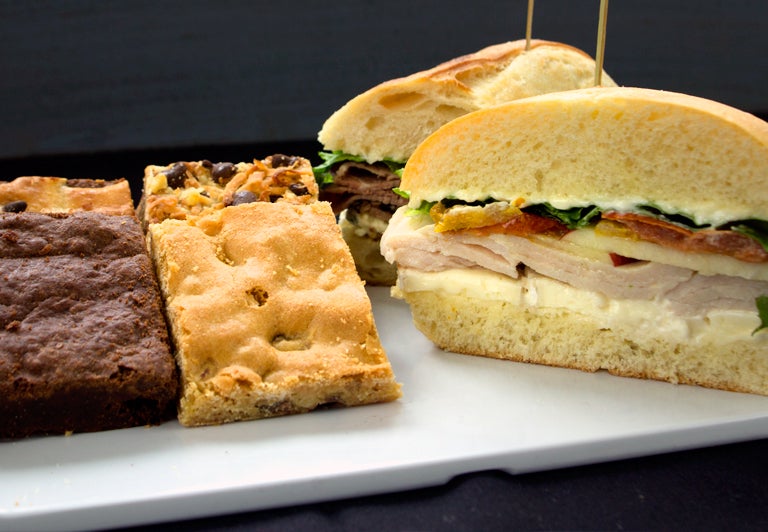 Ducks Food Cache shares catering leftovers with students Ducks Food Cache shares catering leftovers with students